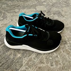 Topo sneakers Ultrafly 3 black blue size 6